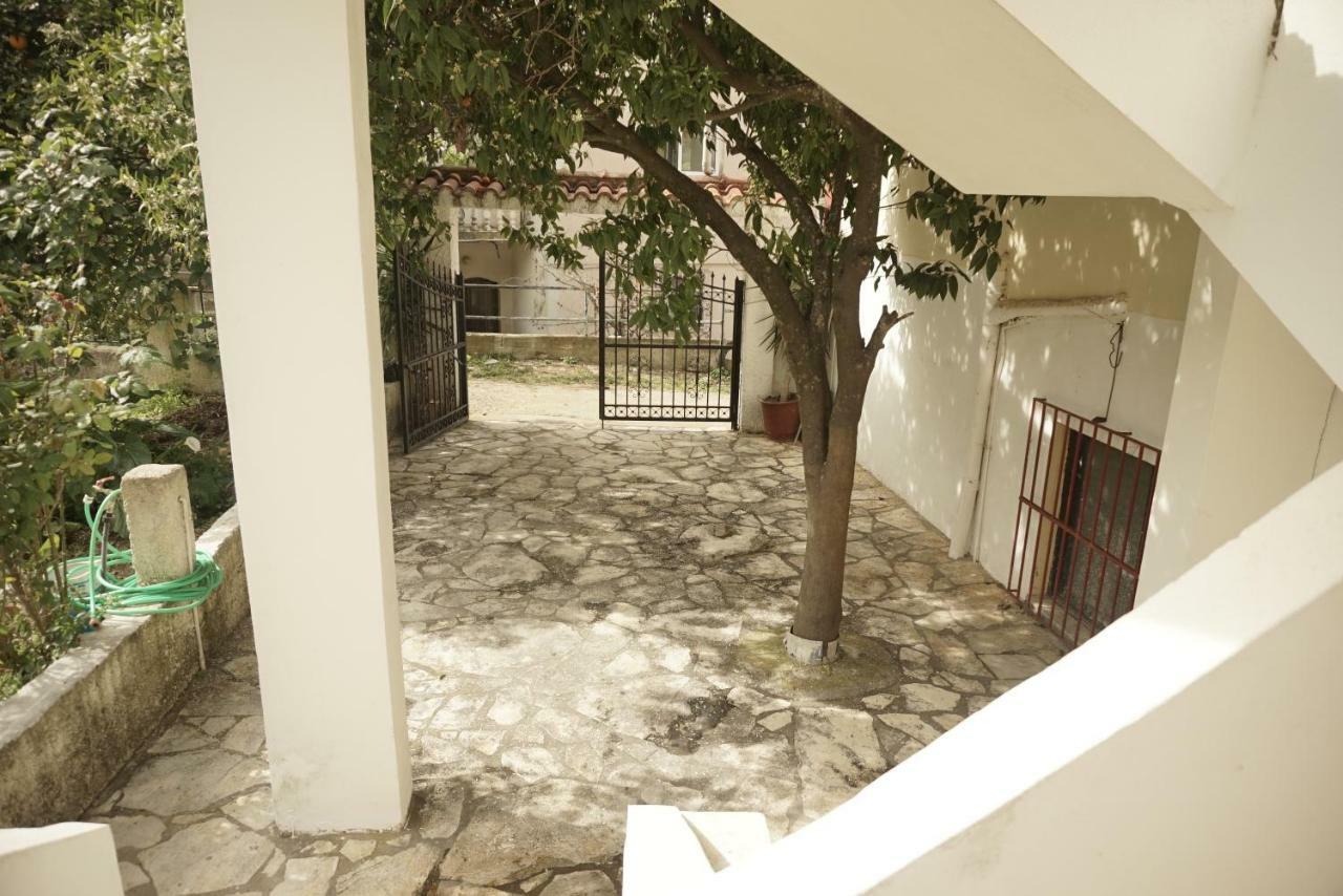 J&B Countryside Life Apartamento Ágios Matthaíos Exterior foto